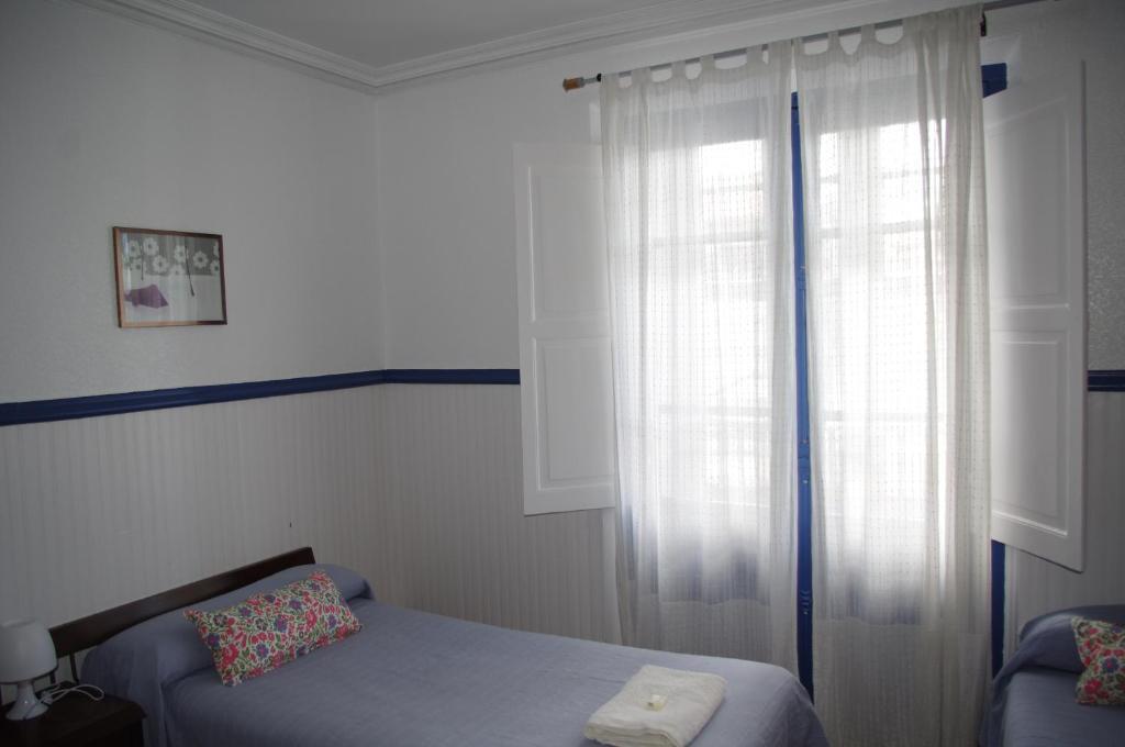 Pension "La Marina" Кастро-Урдиалес Экстерьер фото